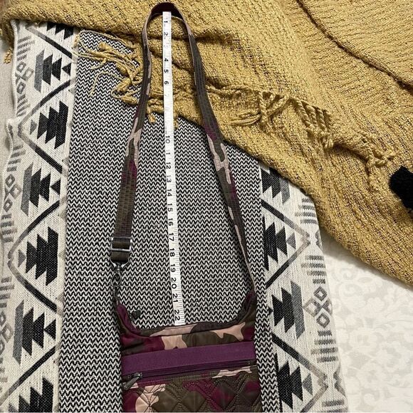 Lug Camo Berry Skipper Crossbody Bag NWT! - Picture 12 of 12